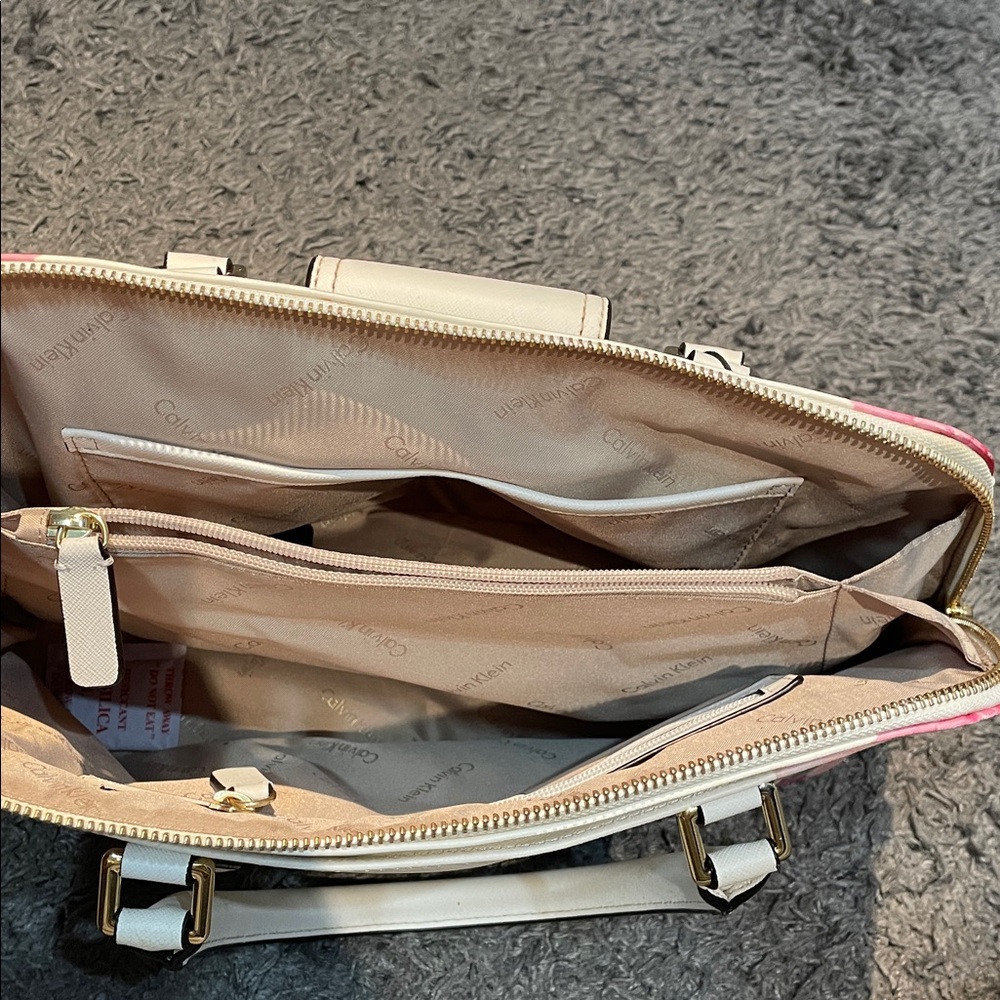 Calvin Klein floral bag - Picture 4 of 5